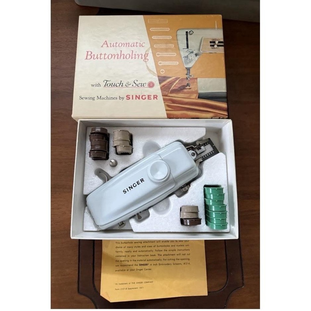 VTG Singer Professional Buttonholer Slant Needle Zig-Zag Sewing Machines  161829